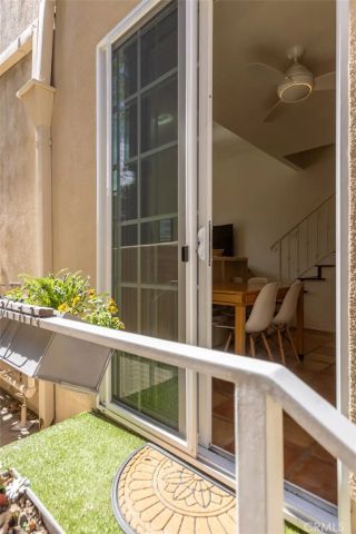 11445 Moorpark, Studio City, CA 91602