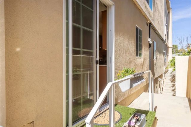 11445 Moorpark, Studio City, CA 91602