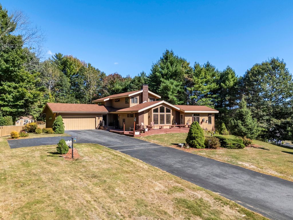 2 Brookfield Road, Falmouth, ME 04105 — exterior