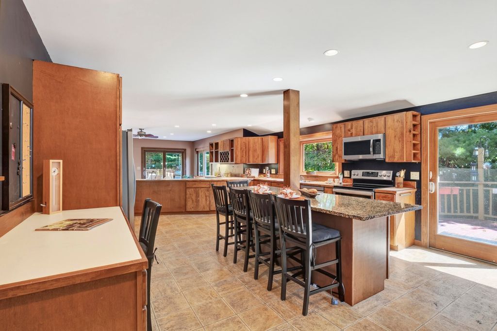2 Brookfield Road, Falmouth, ME 04105 — photo 4