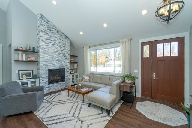 11889 Joneswood Drive, Baxter, MN 56425