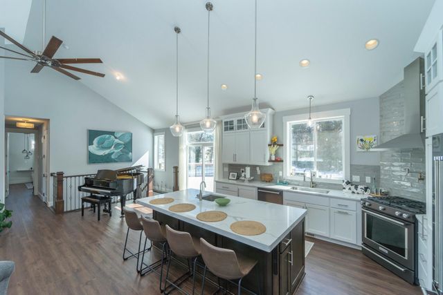 11889 Joneswood Drive, Baxter, MN 56425