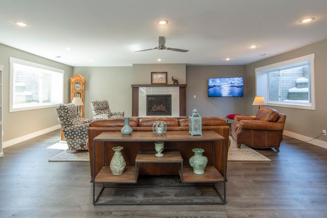 11889 Joneswood Drive, Baxter, MN 56425