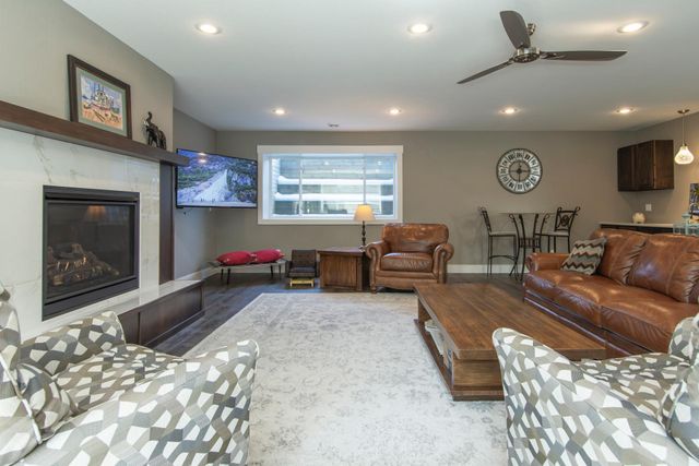 11889 Joneswood Drive, Baxter, MN 56425