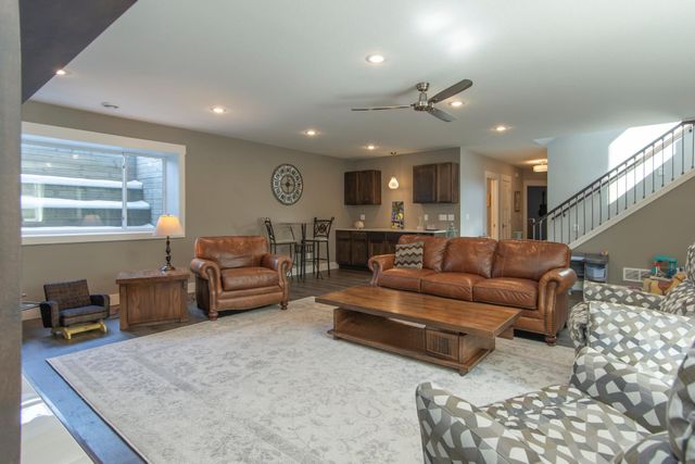 11889 Joneswood Drive, Baxter, MN 56425