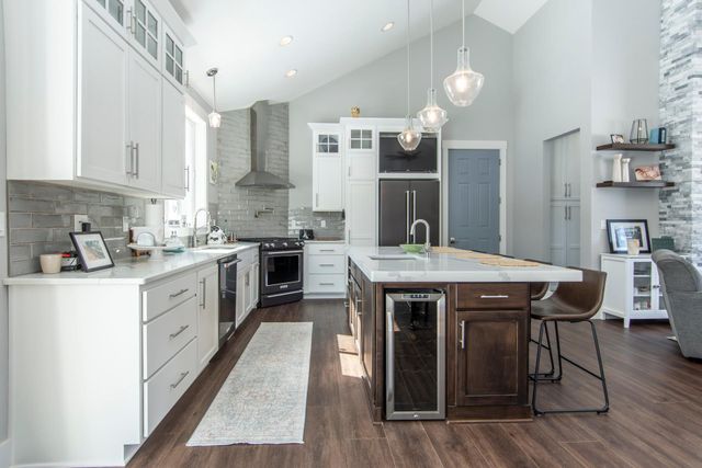 11889 Joneswood Drive, Baxter, MN 56425