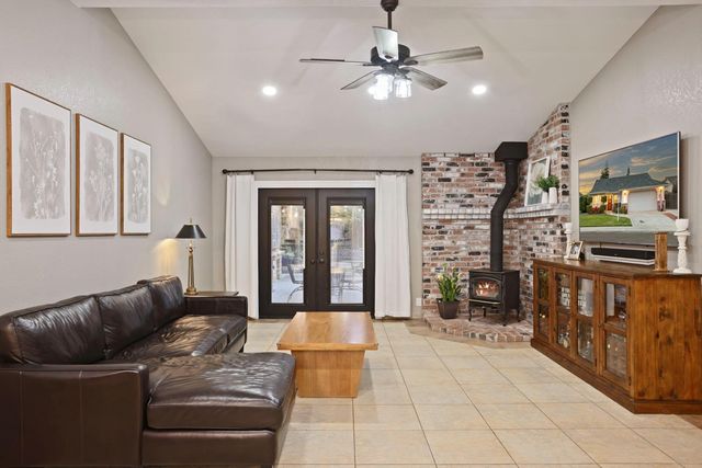 18923 Wildwood Dr, Lockeford, CA 95237