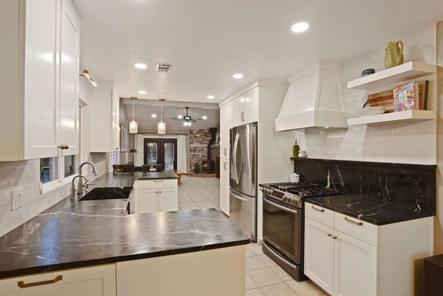 18923 Wildwood Dr, Lockeford, CA 95237