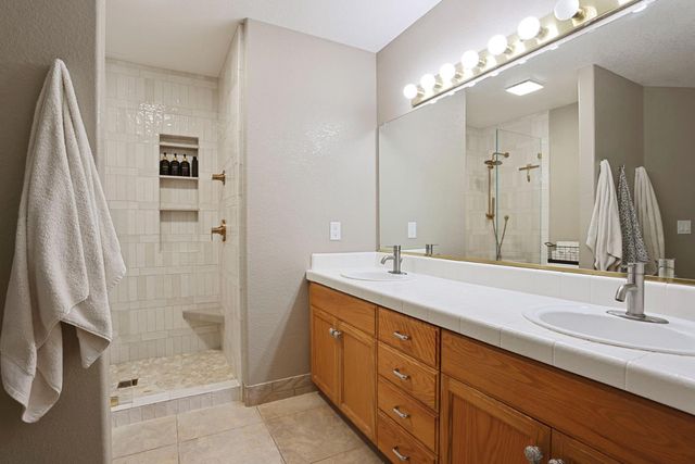 18923 Wildwood Dr, Lockeford, CA 95237