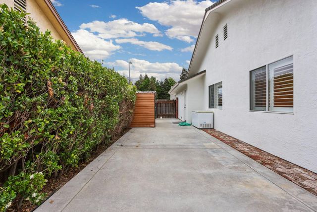 18923 Wildwood Dr, Lockeford, CA 95237