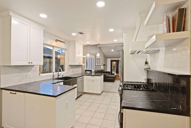 18923 Wildwood Dr, Lockeford, CA 95237