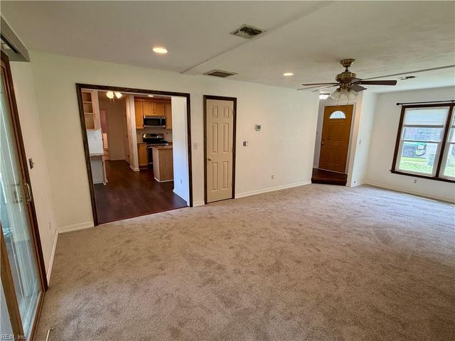5 Sunset Ct, Portsmouth, VA 23703