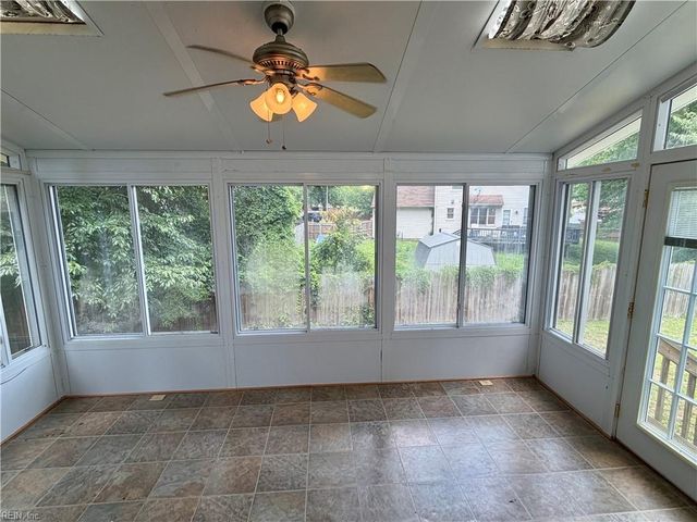 5 Sunset Ct, Portsmouth, VA 23703
