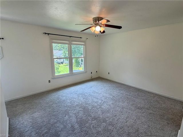 5 Sunset Ct, Portsmouth, VA 23703