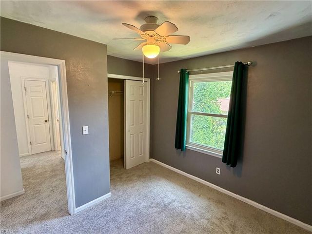 5 Sunset Ct, Portsmouth, VA 23703
