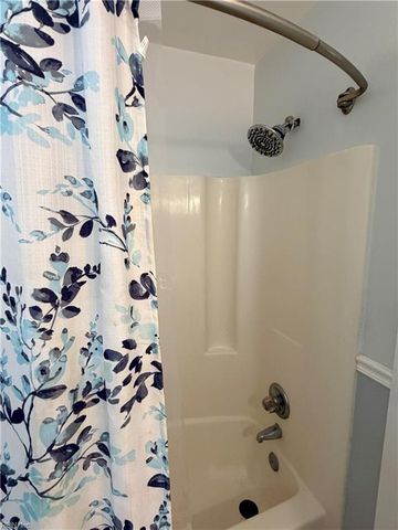5 Sunset Ct, Portsmouth, VA 23703