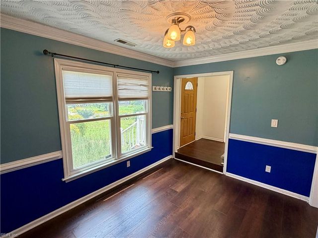 5 Sunset Ct, Portsmouth, VA 23703