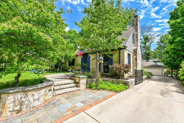 8332 N Greenvale ROAD, Fox Point, WI 53217