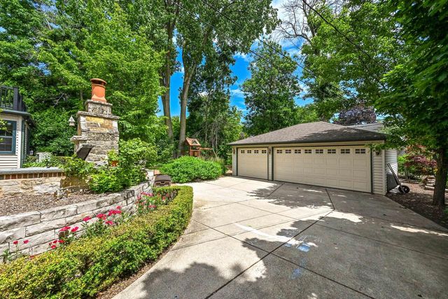 8332 N Greenvale ROAD, Fox Point, WI 53217