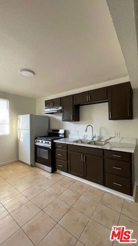 1240 N Evergreen Avenue 4, Los Angeles, CA 90033