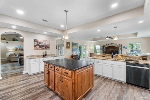 1142 Maskoke Dr, Cantonment, FL 32533