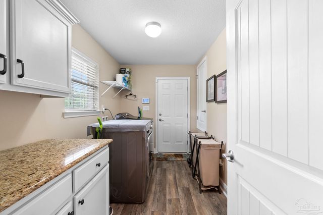 1142 Maskoke Dr, Cantonment, FL 32533