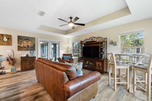 1142 Maskoke Dr, Cantonment, FL 32533