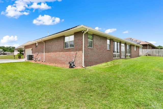 1142 Maskoke Dr, Cantonment, FL 32533