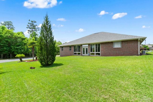 1142 Maskoke Dr, Cantonment, FL 32533