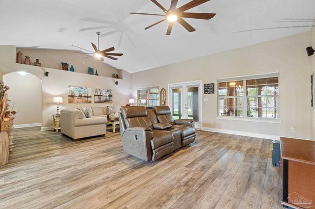 1142 Maskoke Dr, Cantonment, FL 32533