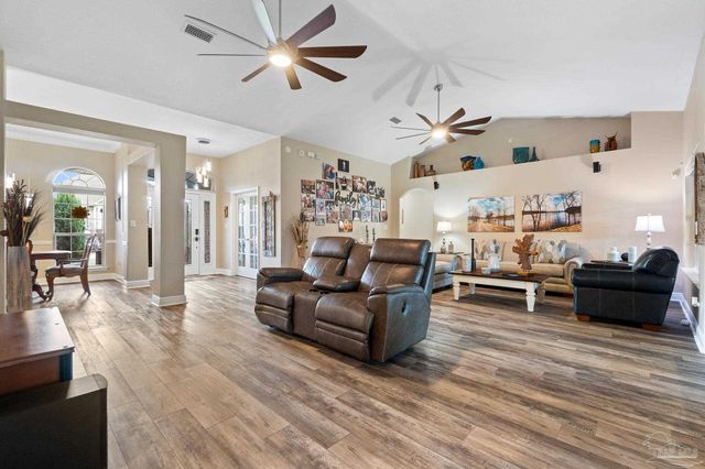 1142 Maskoke Dr, Cantonment, FL 32533