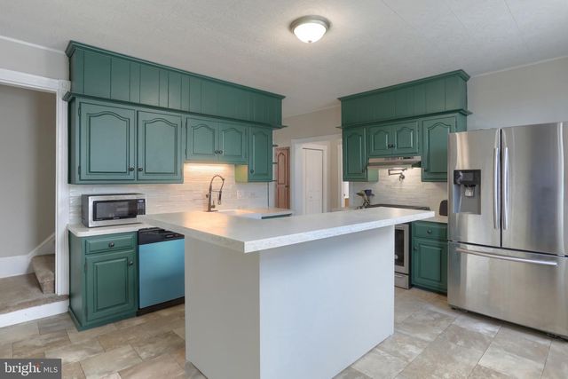 220 W MAIN ST, Newmanstown, PA 17073