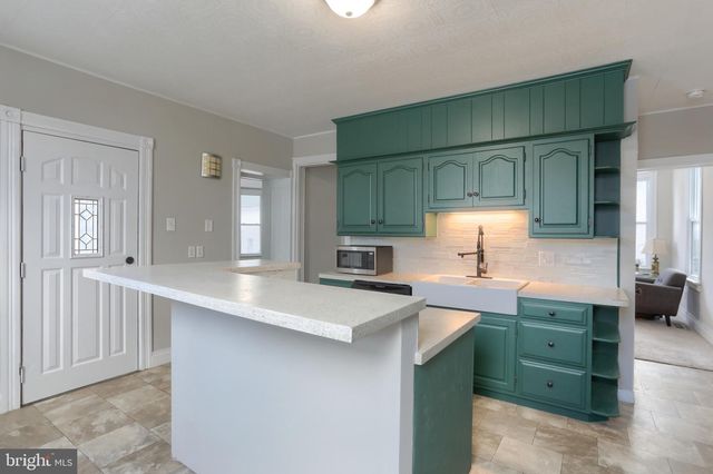 220 W MAIN ST, Newmanstown, PA 17073