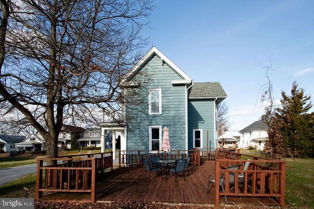 220 W MAIN ST, Newmanstown, PA 17073