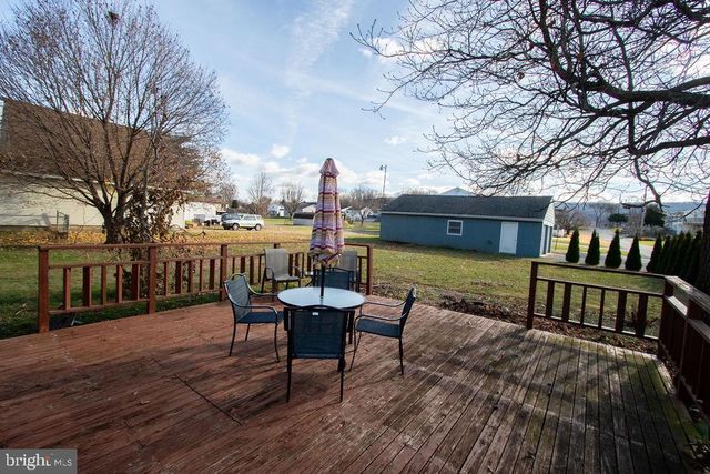 220 W MAIN ST, Newmanstown, PA 17073