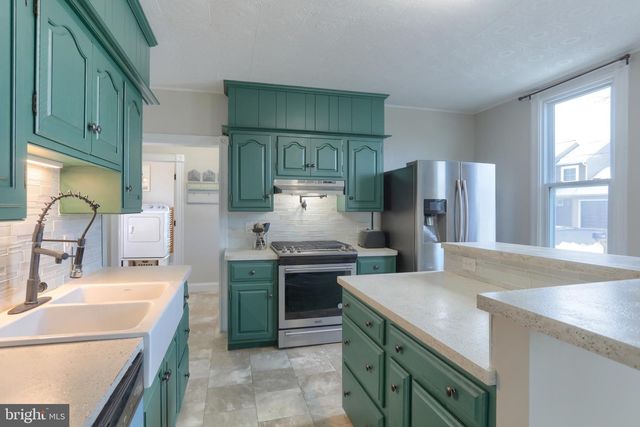 220 W MAIN ST, Newmanstown, PA 17073