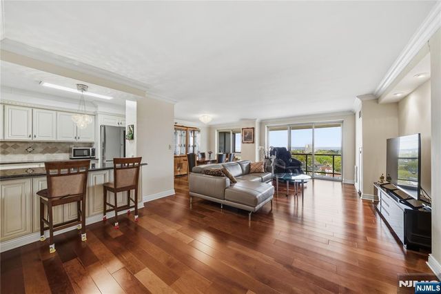 1512 Palisade Avenue 19A, Fort Lee, NJ 07024