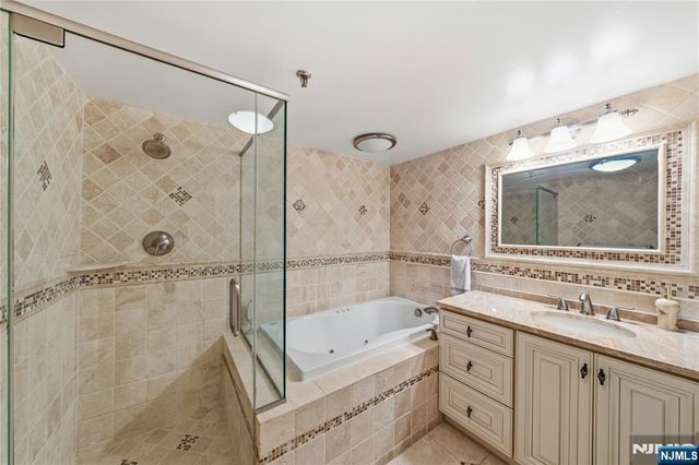 1512 Palisade Avenue 19A, Fort Lee, NJ 07024