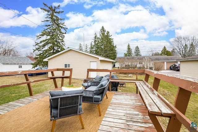 32 Laurel Avenue, Superior, WI 54880