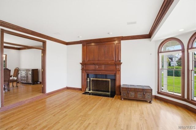 5559 Oakdale Lane, Clarence, NY 14221