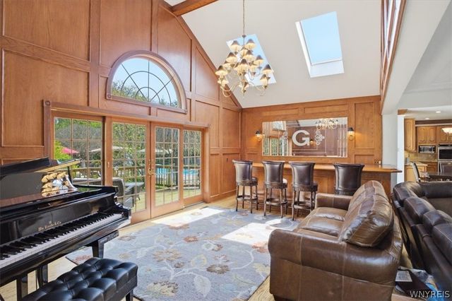 5559 Oakdale Lane, Clarence, NY 14221