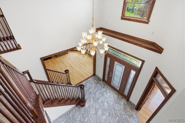 5559 Oakdale Lane, Clarence, NY 14221