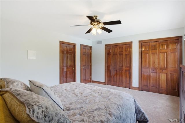 5559 Oakdale Lane, Clarence, NY 14221