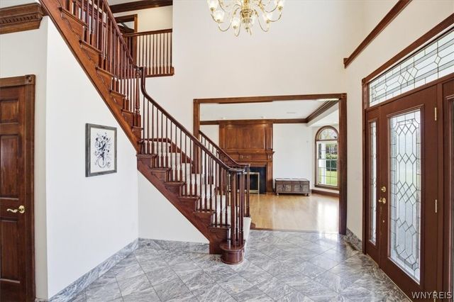 5559 Oakdale Lane, Clarence, NY 14221