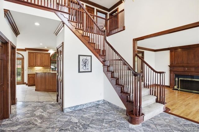5559 Oakdale Lane, Clarence, NY 14221