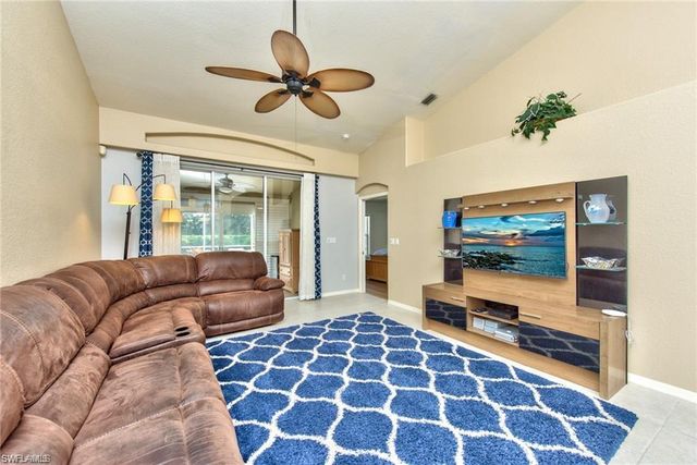 8207 Ibis Cove CIR Y, Naples, FL 34119