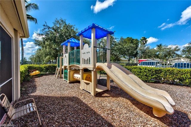 8207 Ibis Cove CIR Y, Naples, FL 34119