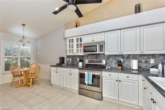 8207 Ibis Cove CIR Y, Naples, FL 34119