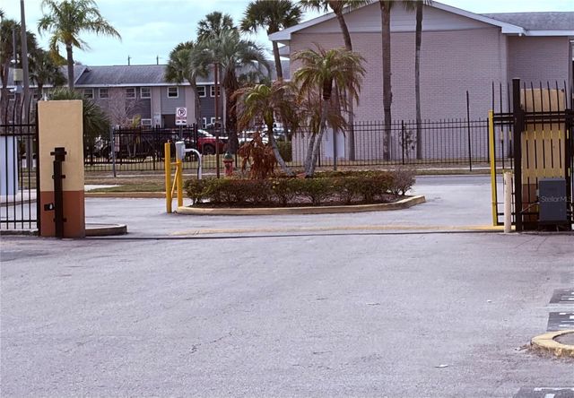 738 RIDENHOUR CIRCLE L, Orlando, FL 32809