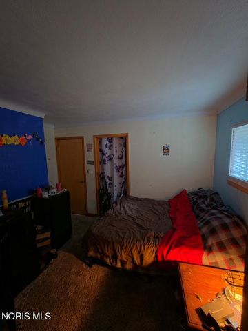 1009 Nela Parkway, Toledo, OH 43615